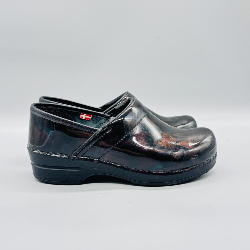 Sanita Shoes Womens 6.5 Black Patent Leather Professional Clogs Slip On Comfort